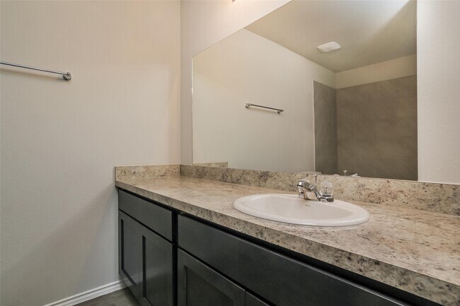 Building Photo - 3119 Primrose Dr