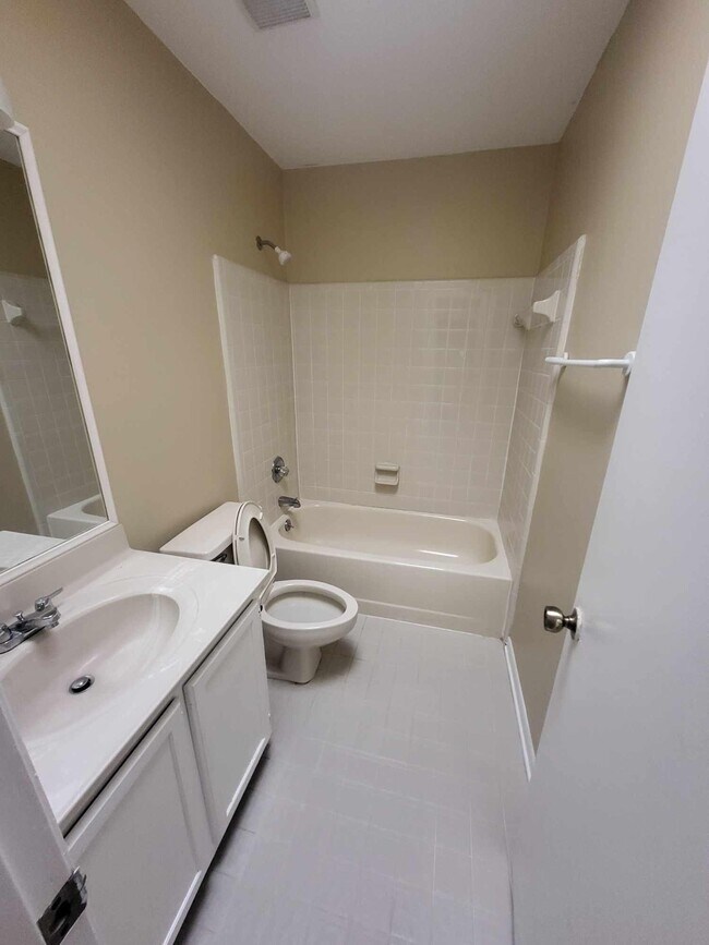 Building Photo - 2108 Calle De Castelar