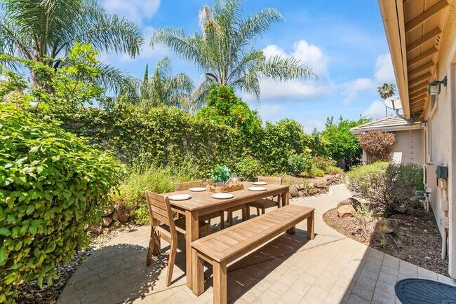 Building Photo - Beautiful 3 Bedroom 2 Bathroom in Gated Community of Folsom, CA!