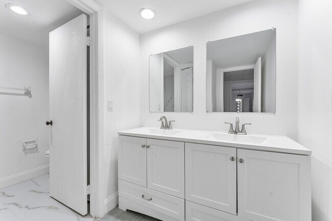 Building Photo - 1624 Forest Lakes Cir