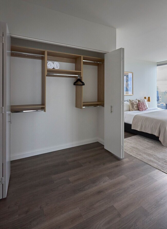 Building Photo - 1006 S Michigan Ave