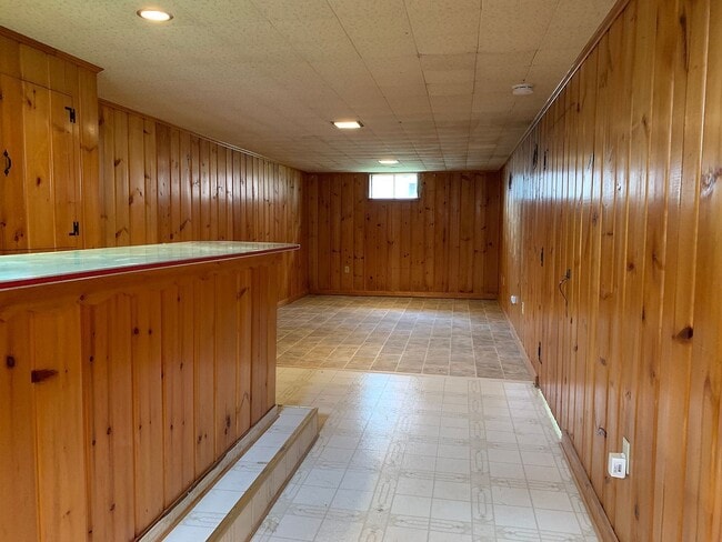 Building Photo - 525 Hilton Dr