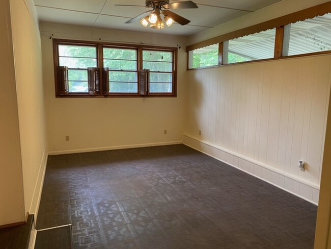 Building Photo - 3 Bedroom / 1.5 Bathroom home in Valdosta