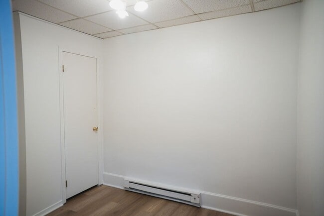 Building Photo - 415 Wyandotte St