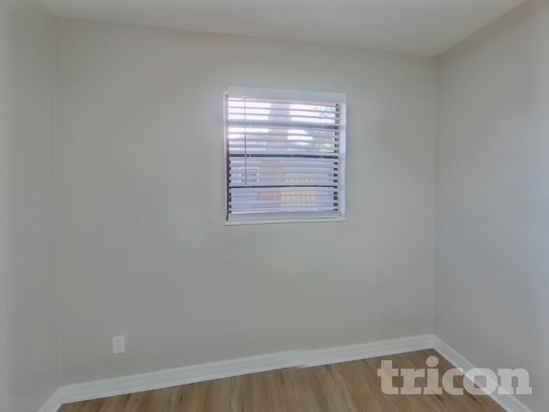 Building Photo - 2147 66th Ave S