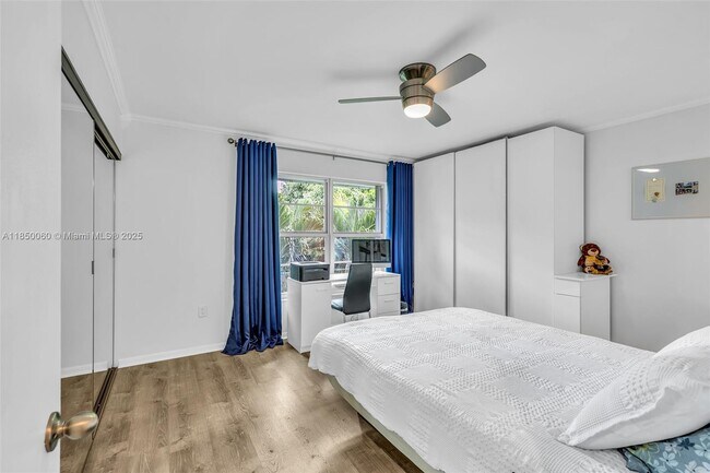 Building Photo - 805 W Oakland Park Blvd