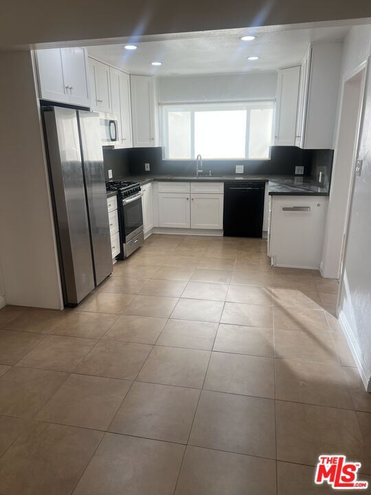 Building Photo - 8536 McConnell Ave