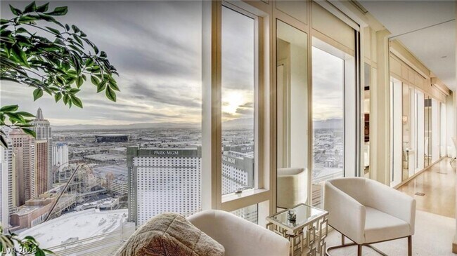 Building Photo - 3750 S Las Vegas Blvd