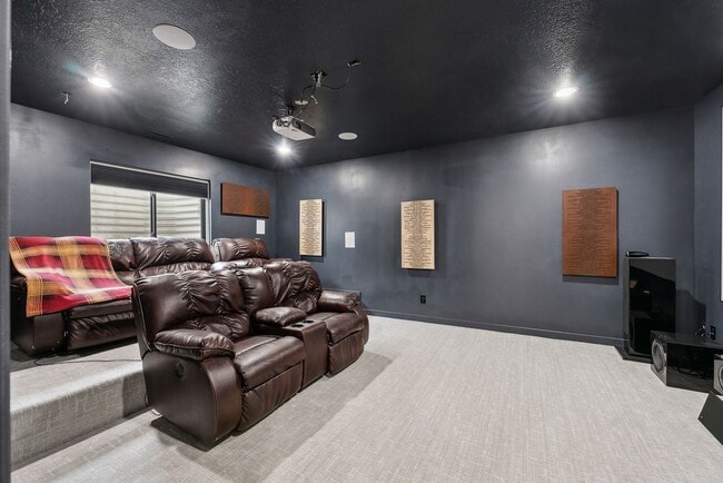 Building Photo - Stunning Single Family Home In Beautiful N...