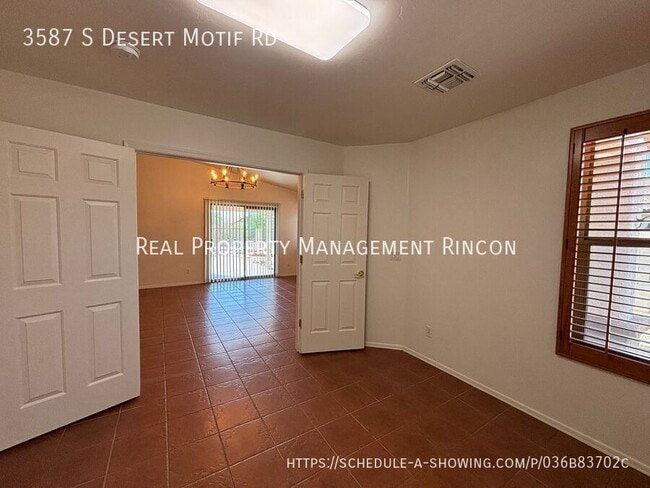 Building Photo - 3587 S Desert Motif Rd