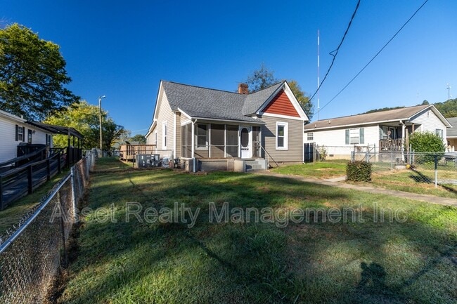 Building Photo - 3023 Rector St