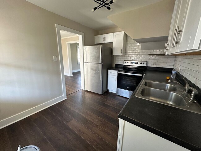 Building Photo - Old Hickory Village Duplex