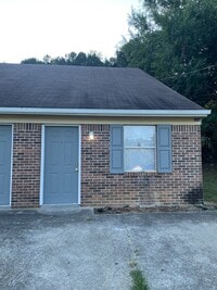 Building Photo - 3302/3304 Steeple Circle
