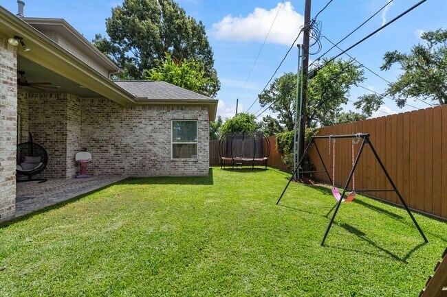 Building Photo - 7415 Dearborn St
