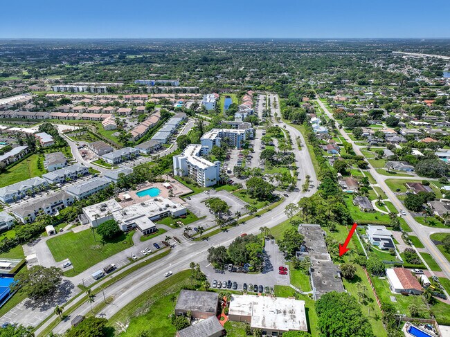 Building Photo - 4575 Lucerne Lakes Blvd W