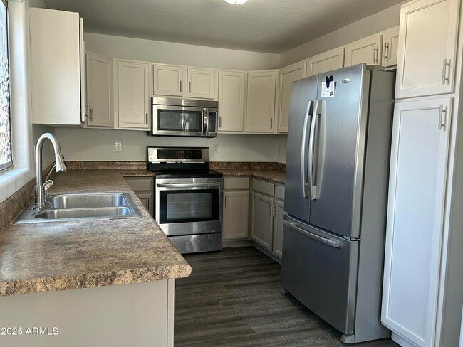 Building Photo - 25055 W Dove Trail