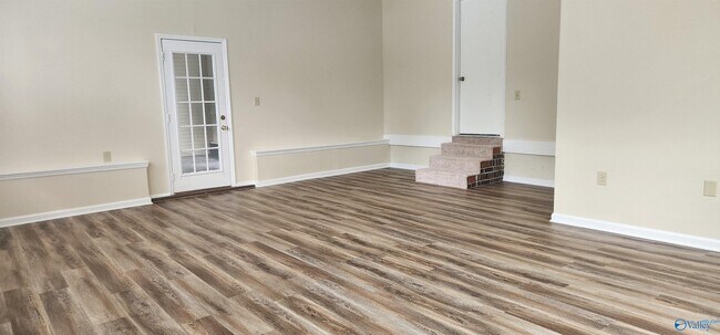 Building Photo - 1006 Wood Cir