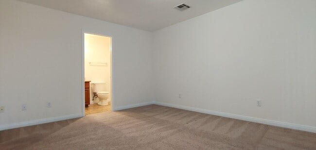 Building Photo - 7113 Victor Pl