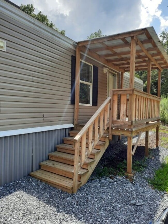 Primary Photo - $1,000 - 2 Bedroom / 2 Bath Mobile Home in...