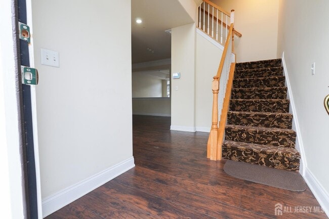 Building Photo - 456 Hancock St