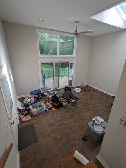 Bonus Room/Sun Room - 28 Auburn Cir