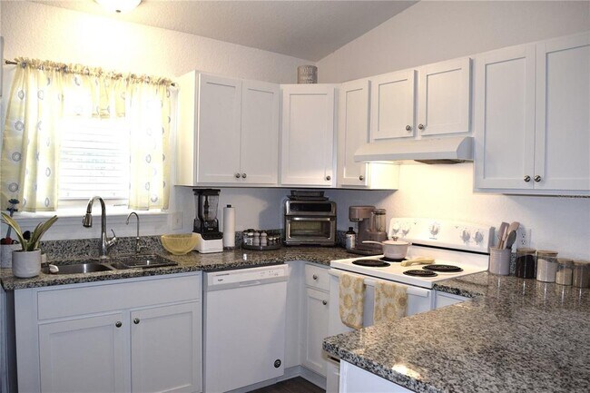 Building Photo - 3184 SW 151st Ave