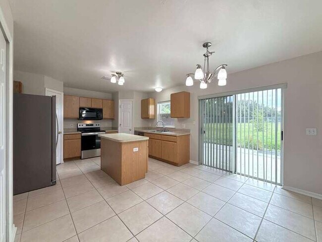 Building Photo - 13046 Waterbourne Dr