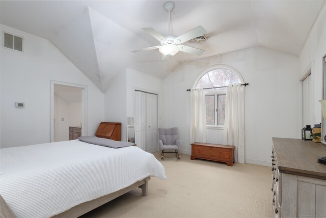 Building Photo - 266 Old Forge Rd