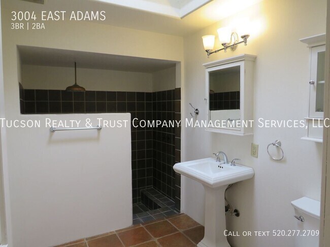 Building Photo - 3004 EAST ADAMS-