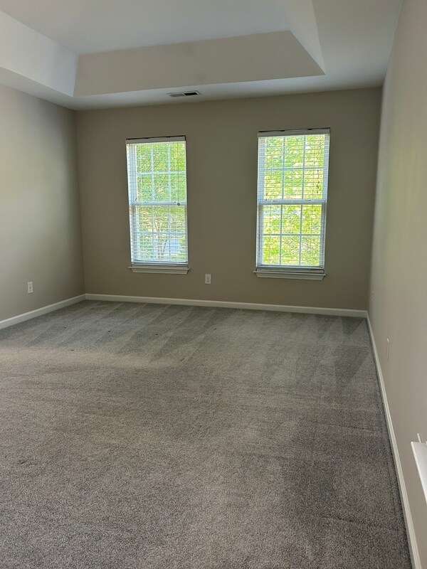 Building Photo - 226 Windsong Dr