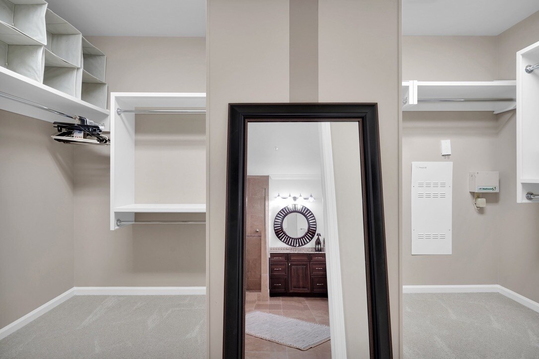 Building Photo - 400 E Bay St