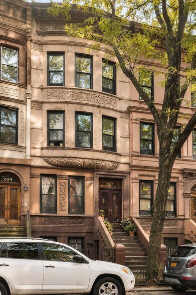 Building Photo - 206 W 137th St