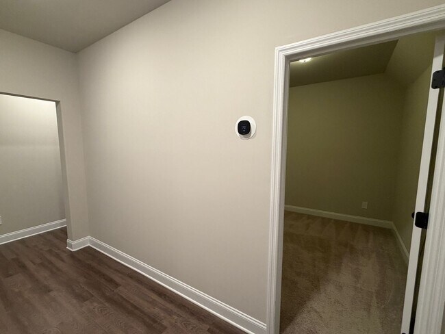 Building Photo - 3500 Hilltop Trl