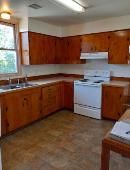 Building Photo - 7405-7409-7409 SE 82nd Ave