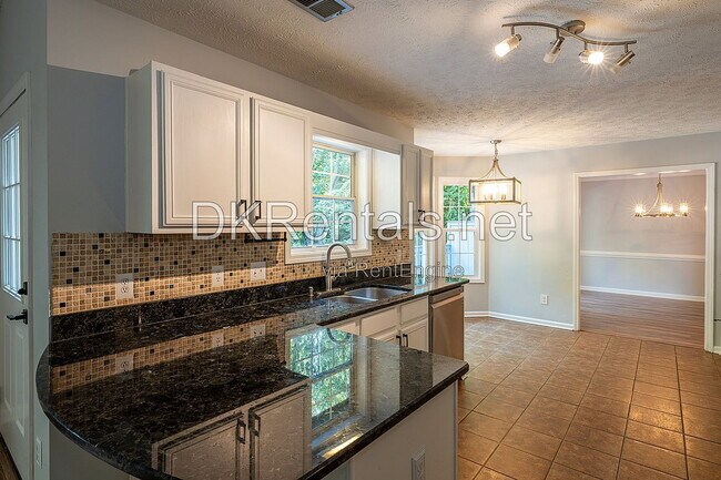 Building Photo - 114 Eagle Glen Dr
