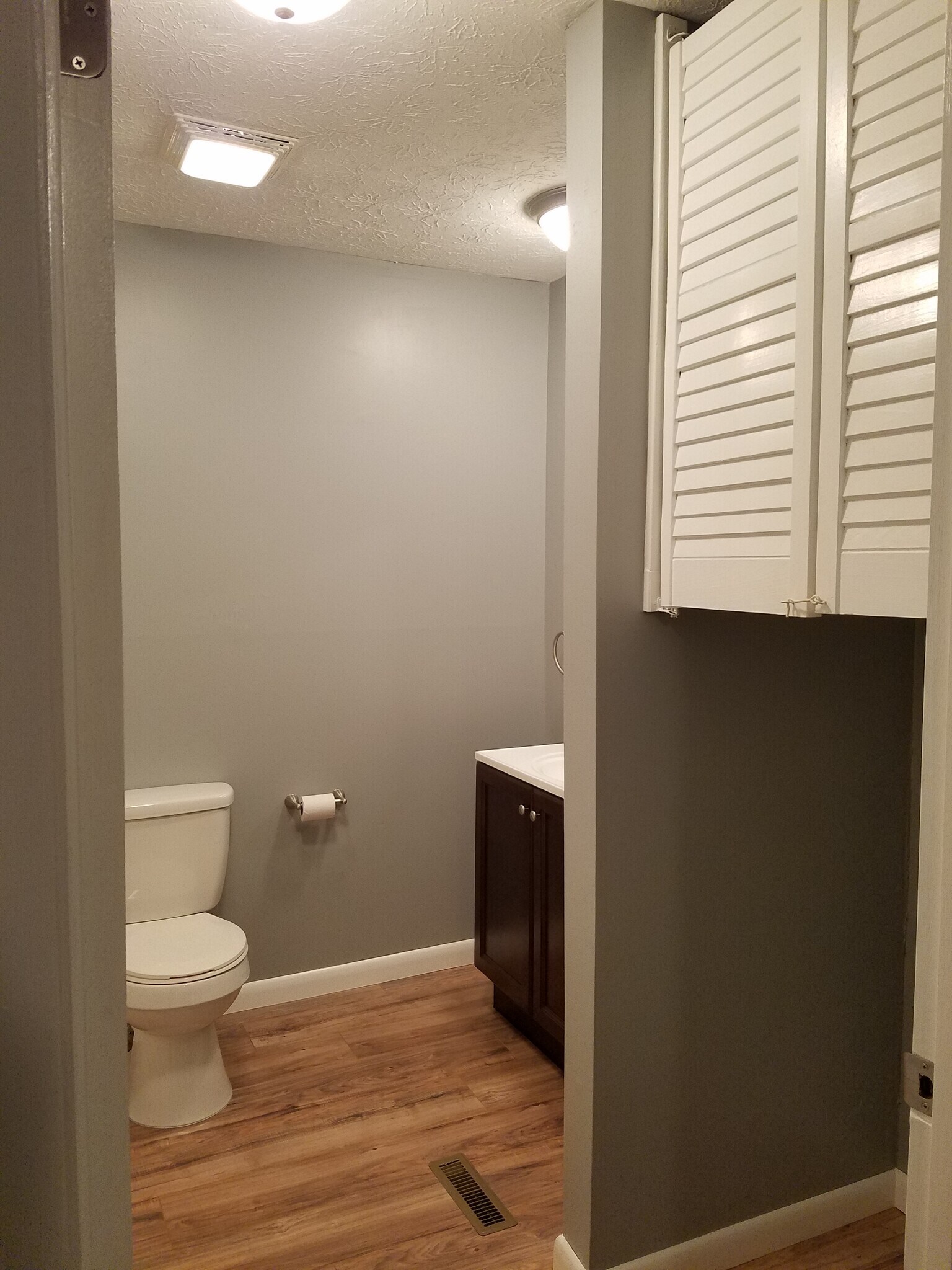 Building Photo - 722 Shadycrest Dr
