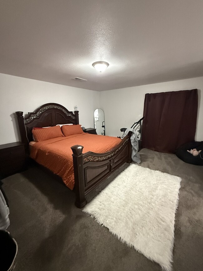 Building Photo - 4610 W Feemster Ave