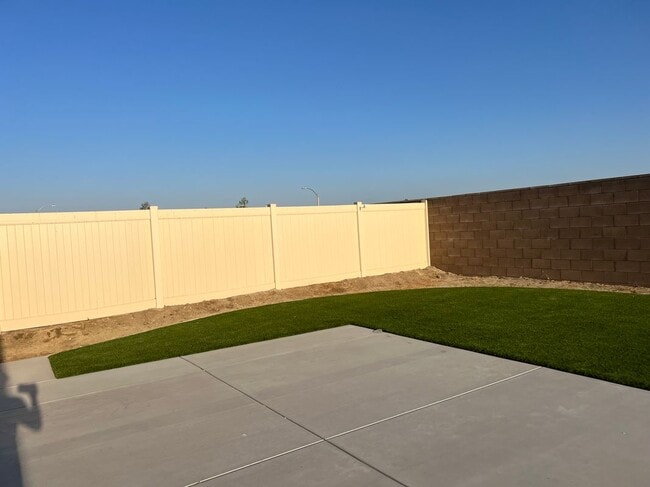 Building Photo - 12783 Mendocino Ridge Dr