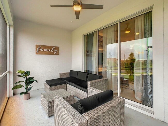 Building Photo - 1520 Oasis Club Blvd