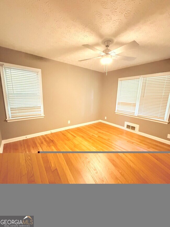 Building Photo - 1397 Jewell Ct