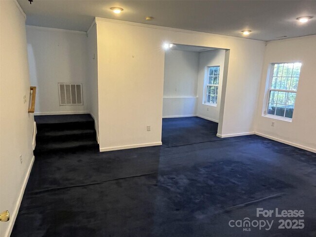 Building Photo - 8619 Delamere Ln