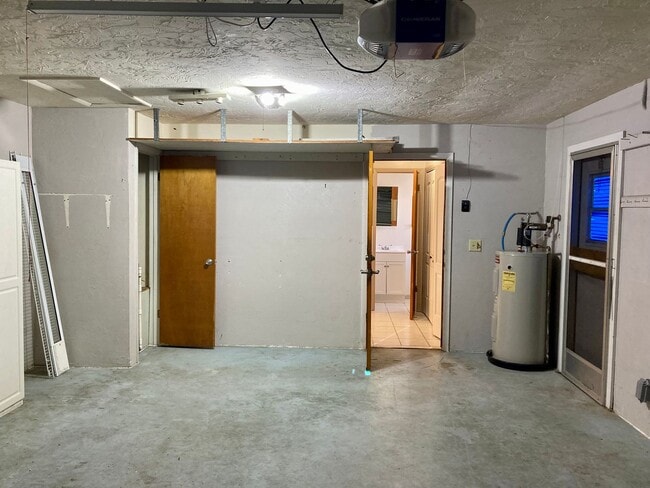Building Photo - Available Now! 2 bedroom, 1.5 bath home wi...