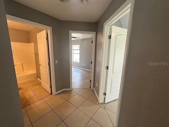 Building Photo - 10467 Blackmore Dr