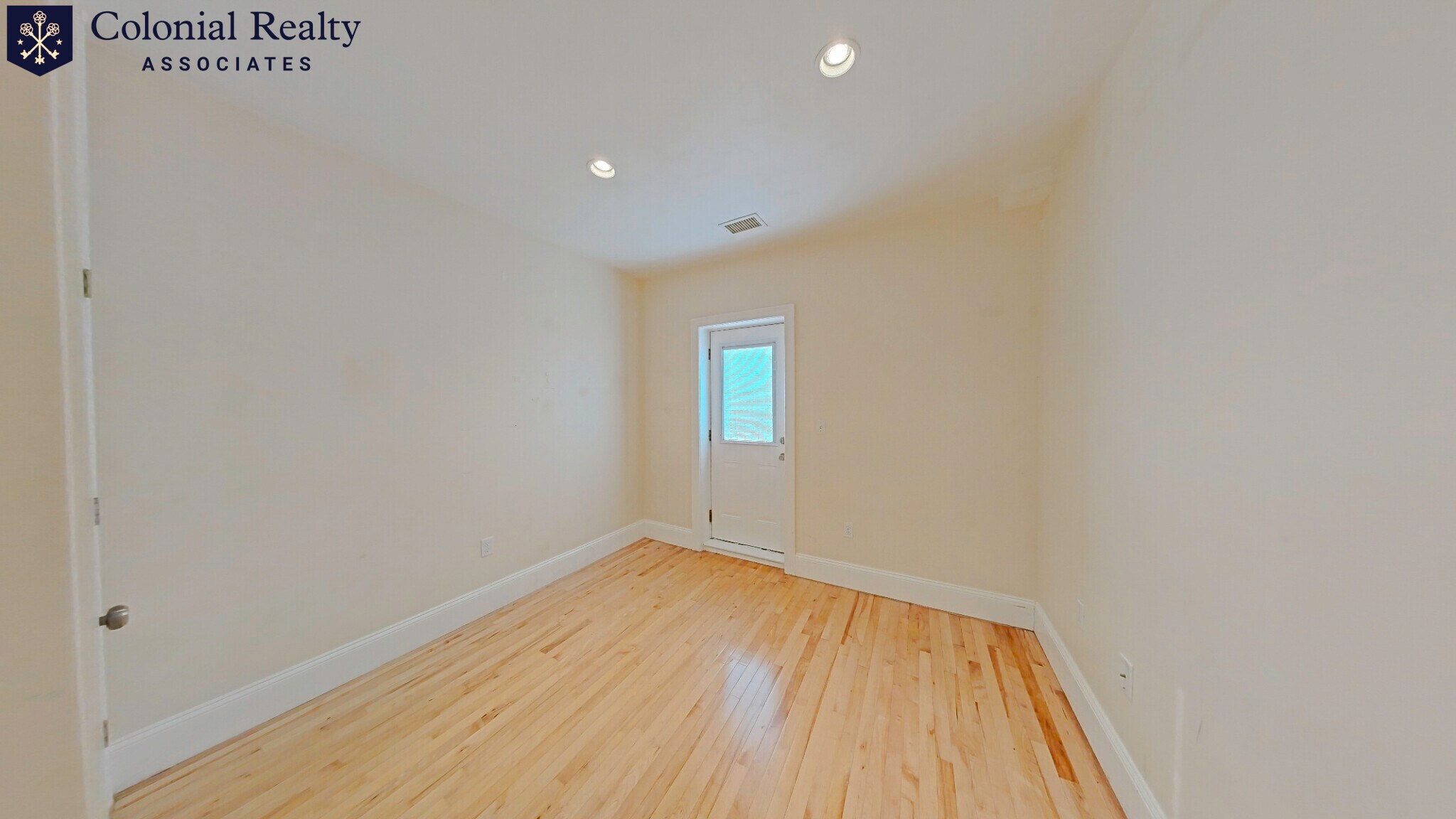 Building Photo - 1203 Beacon St