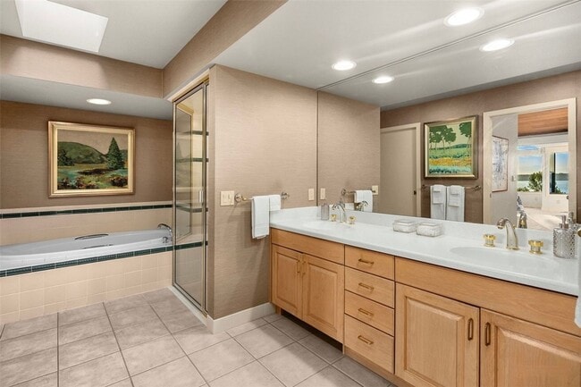 Building Photo - Kirkland View Home