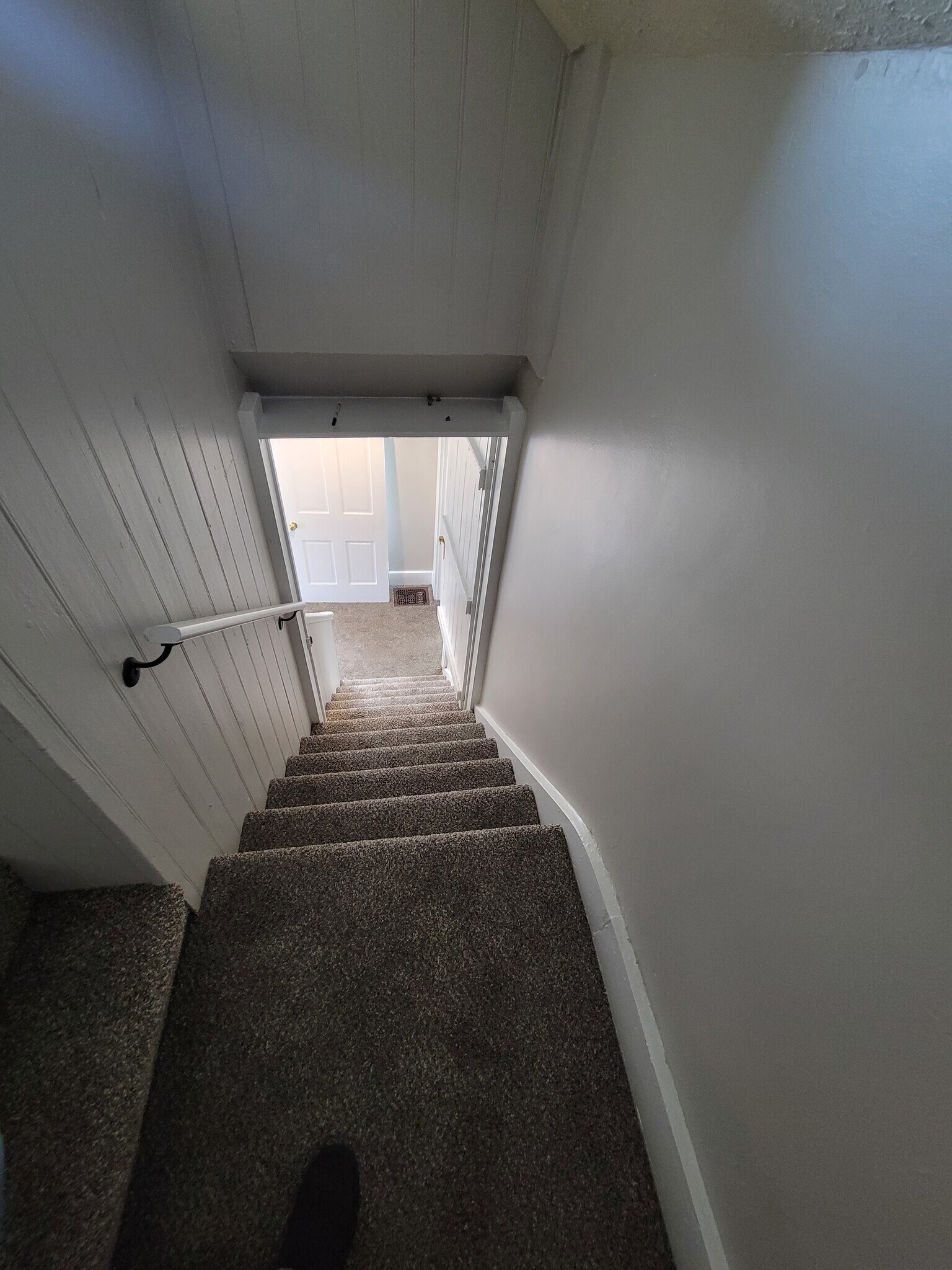 Building Photo - 224 6th Ave