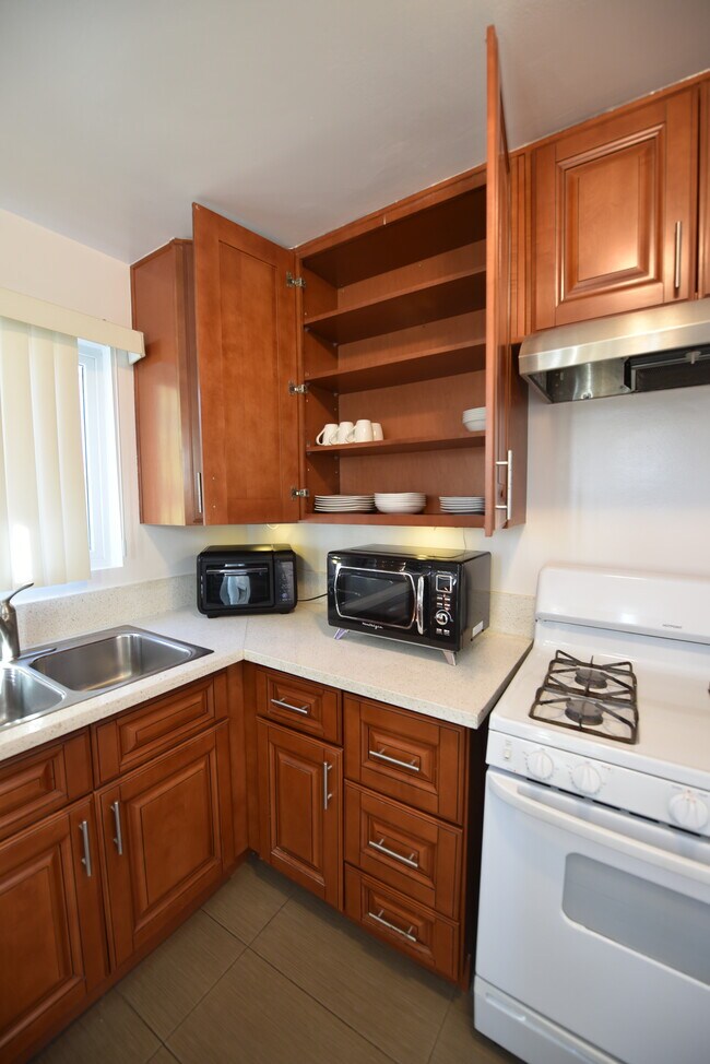 Building Photo - 723 S Louise St