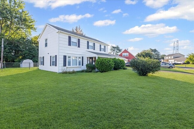 Building Photo - 114 Millbrook Dr