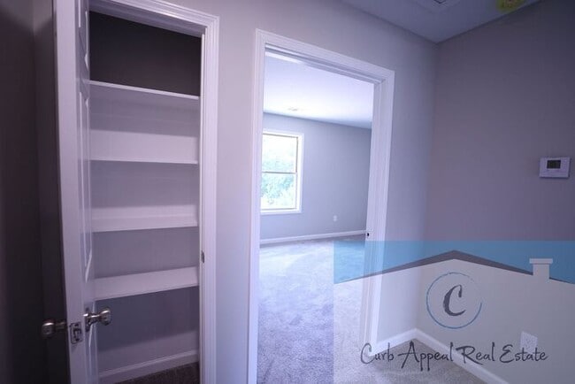 Building Photo - Move in special $800!! Beautiful 2 bed 2 bath duplex, includes washer and dryer - new construction!!