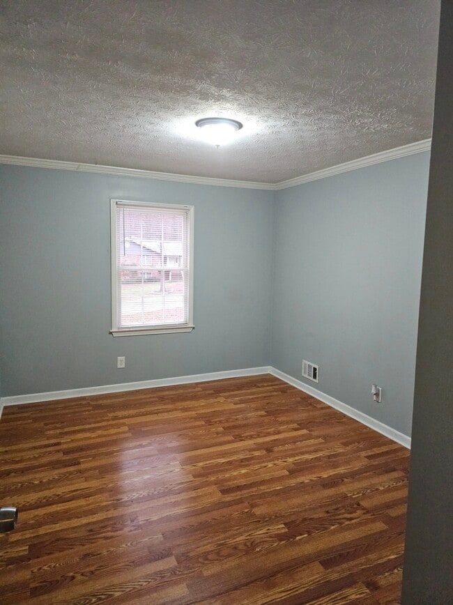 Building Photo - 270 Huckleberry Ln